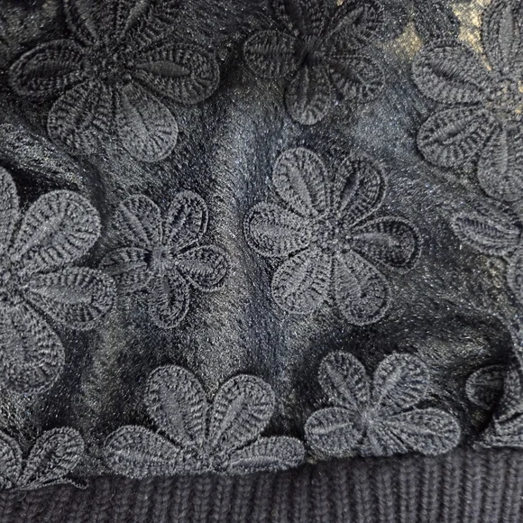 Industry Women's Navy Knit Top with Floral Sleeves Size S - Picture 7 of 10